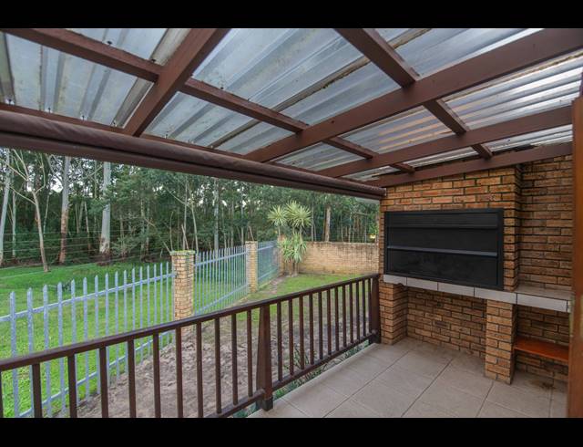 2 BEDROOM TOWNHOUSE FOR SALE IN GLENROY PARK